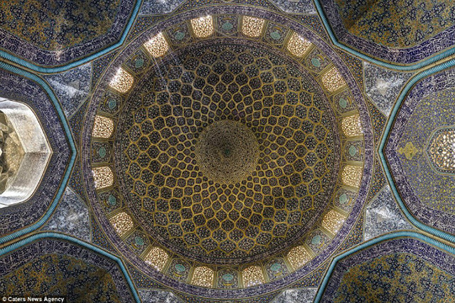 Rich and Powerful Iranian Mosques 5  Rich and Powerful Iranian Mosques Rich and Powerful Iranian Mosques 5