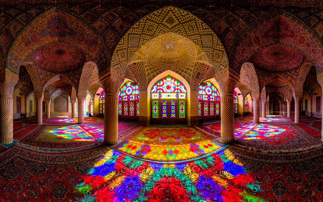 Rich and Powerful Iranian Mosques  Rich and Powerful Iranian Mosques Rich and Powerful Iranian Mosques 7