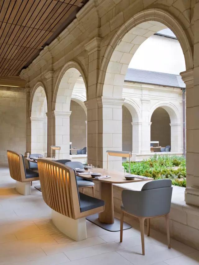 Outdoor Restaurant Styles and Ideas  Outdoor Restaurant Styles and Ideas Fontevraud le Restaurant Loire Outdoor Restaurant Courtyard modern chairs
