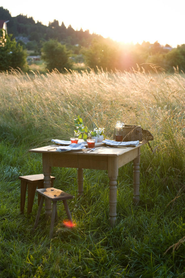 It's Time for Dinner Out! Summer Tables to die for.   It&#8217;s Time for Dinner Out! Summer Tables to die for. Summer outdoor table wooden stools hay field