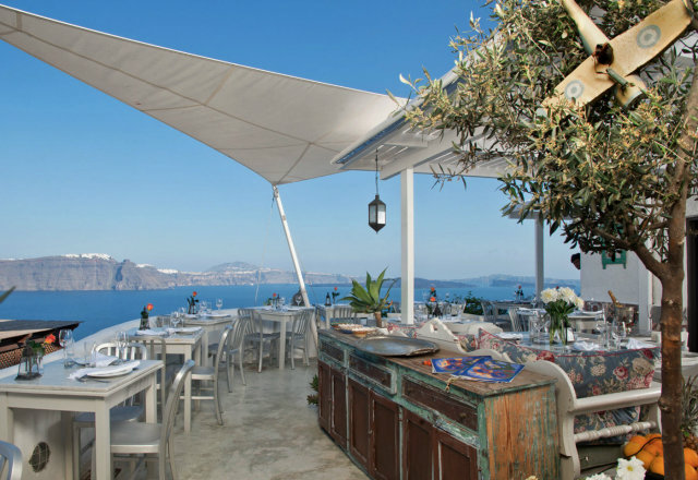 10 Amazing Waterfront Restaurants Around the World  10 Amazing Waterfront Restaurants Around the World Waterfront restaurant Red Bicycle Santorini