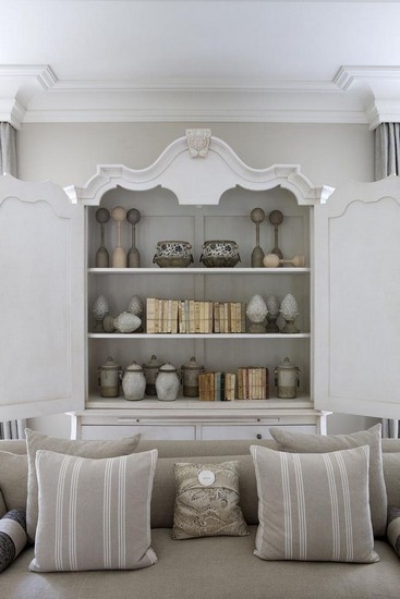 Elegant light fabric for French Villa kelly hoppen Top 50 Projects by Kelly Hoppen Elegant light fabric for French Villa