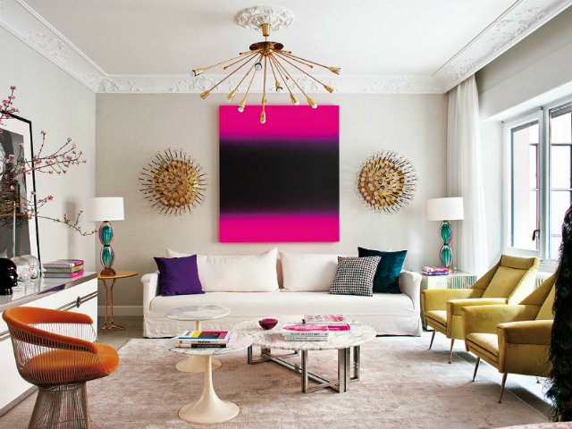 If the thought of getting a sofa in white fabric has crossed your mind but you're still debating wether or not it is a good idea, we gathered some living room inspiration that will probably convince you. white sofa Beautiful Living Room Ideas With A White Sofa modern sofas Living Pink