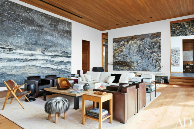 If the thought of getting a sofa in white fabric has crossed your mind but you're still debating wether or not it is a good idea, we gathered some living room inspiration that will probably convince you. white sofa Beautiful Living Room Ideas With A White Sofa white sofa peter marino