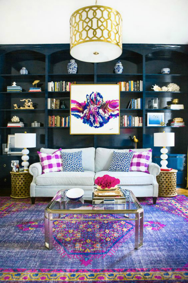 If the thought of getting a white sofa has crossed your mind but you're still debating wether or not it is a good idea, we gathered some living room inspiration that will probably convince you. white sofa Beautiful Living Room Ideas With A White Sofa white sofa