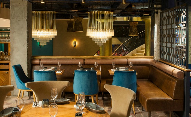 15 Stylish Modern Sofa In Astonishing Restaurant Interiors  modern sofas 15 Stylish Modern Sofas In Astonishing Restaurant Interiors sofa11