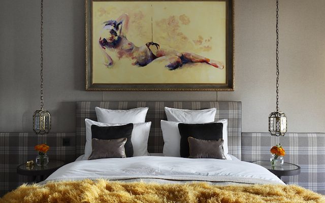 splash-of-colour home decor 9 DAZZLING HOME DECOR IDEAS BY INTERIOR DESIRES TO INSPIRE YOU! Splash of colour