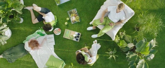 How To Decorate With Greenery, Pantone's Color Of The Year 2017 pantone color of the year How To Decorate With Greenery, Pantone Color Of The Year 2017 How To Decorate With Greenery Pantone Color Of The Year 2017 4
