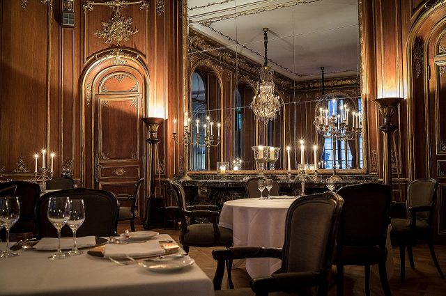 7 Elegant Decorating Ideas By Patrick Hellmann That You Will Love Decorating Ideas 5 Elegant Decorating Ideas By Patrick Hellmann That You Will Love Restaurant Schlosshotel Im Grunewald 1280 e1486123192188