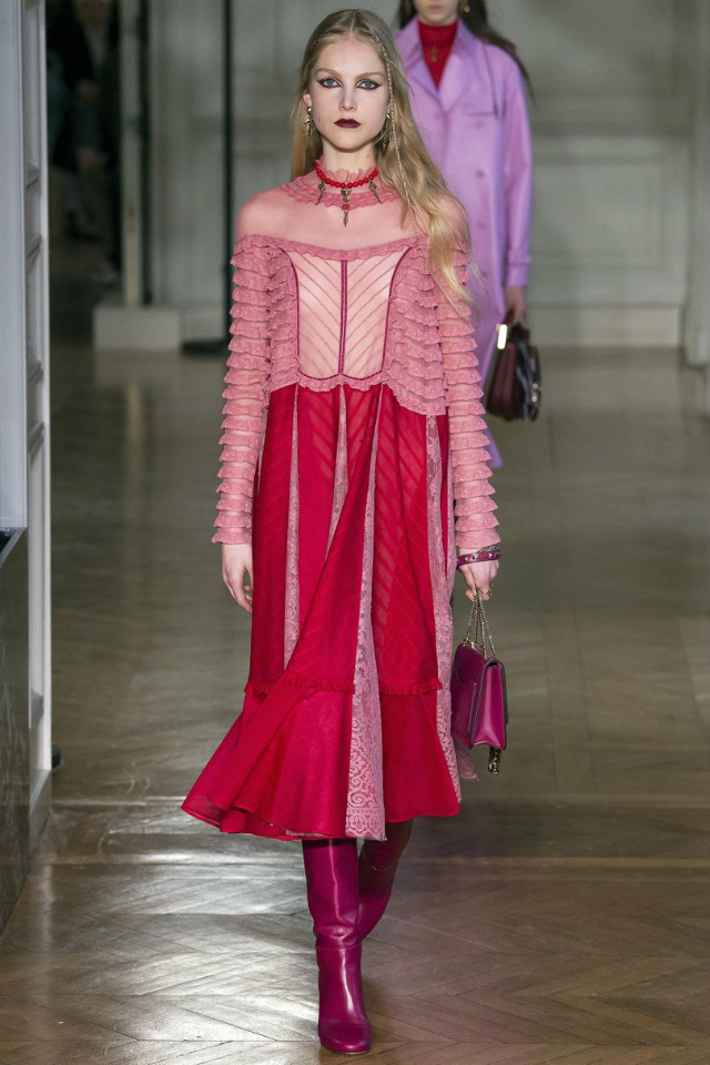 Get Inspired by the Best Moments at Paris paris fashion week Get Inspired by the Best Moments at Paris Fashion Week 2017 45