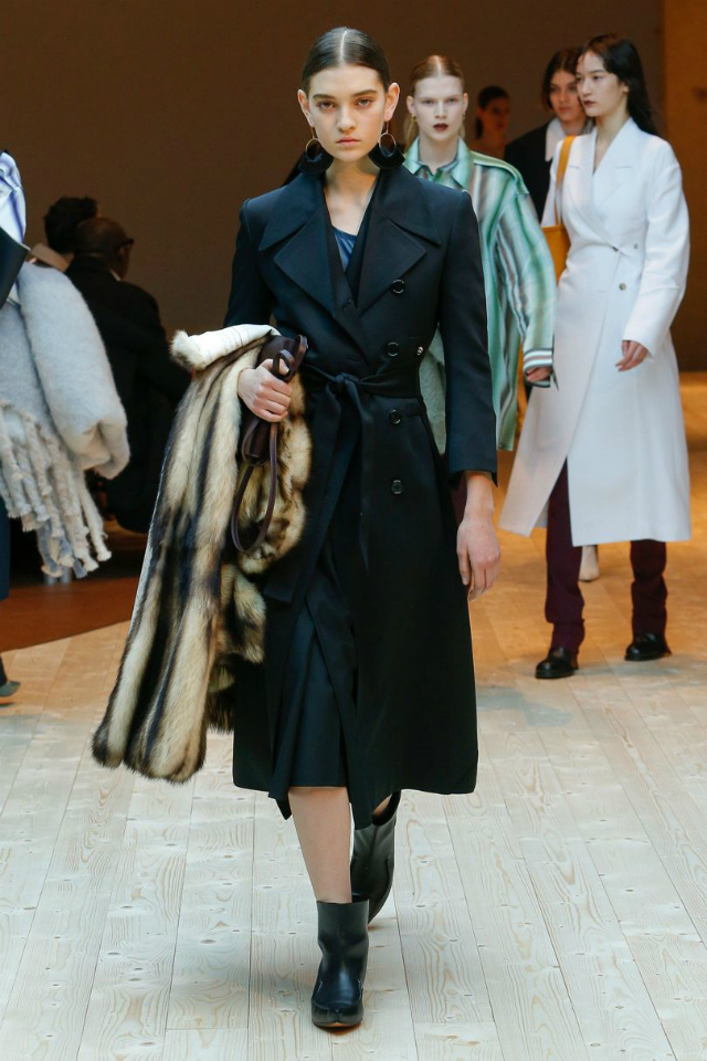 Get Inspired by the Best Moments at Paris paris fashion week Get Inspired by the Best Moments at Paris Fashion Week 2017 64