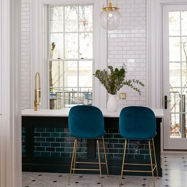 11 Must-Have Bar Chairs For A Stylish Home Bar  bar chairs 10 Must-Have Bar Chairs For A Stylish Home Bar 4fd93ddd93cec14265a064b7169a425b
