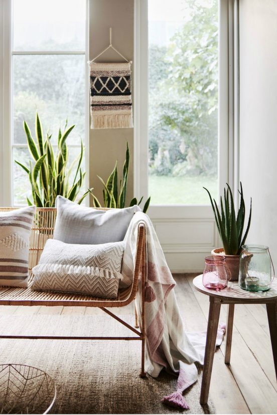 Home Decor Home Decor Ideas to make your spring season bloom cover 1 552x828