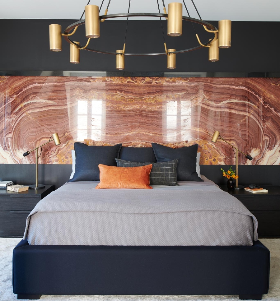 Coe Mudford Interior Design: Modern home decoration ideas. This bedroom has black walls with a "frame" in brown/red marble. Also, have a black bed and two side tables with two golden lamps. modern home decoration ideas Modern home decoration ideas: Coe Mudford Interior Design Coe Mudford Interior Design Modern home decoration ideas  Knightwood Park3 1
