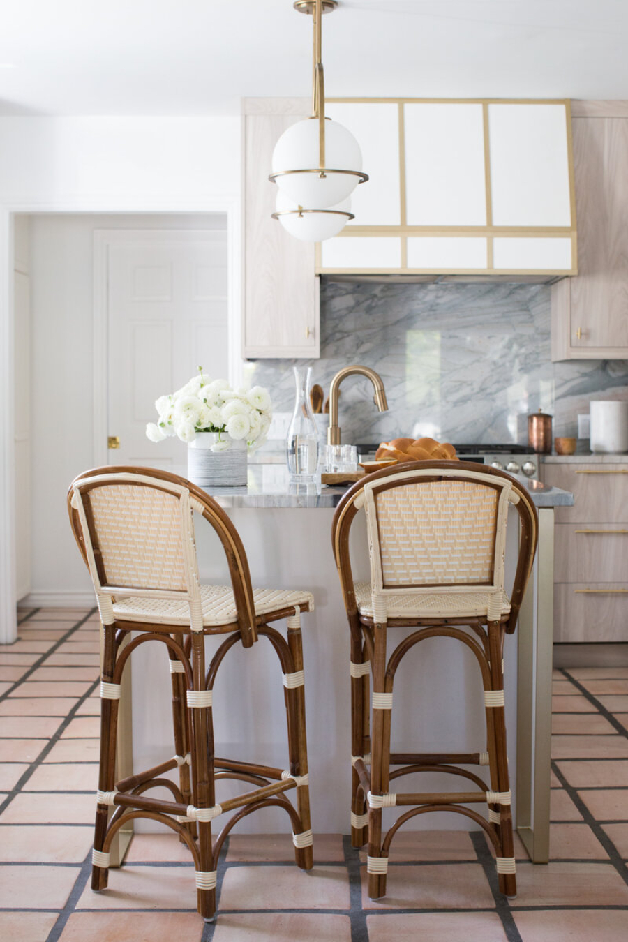 Interior Design Ideas From Marie Flanigan. This Kitchen is decorated in neutral colors. The floor has a geometric pattern. interior design ideas Interior Design Ideas From Marie Flanigan Interior Design Ideas From Marie Flanigan Port