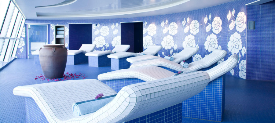 CallisonRTKL Dallas: A Laboratory Of Contemporary Design. This spa has a relaxing environment because it's all in white and blue. callisonrtkl CallisonRTKL Dallas: A Laboratory Of Contemporary Design Callison RTKL Celebrity Cruises Solstice