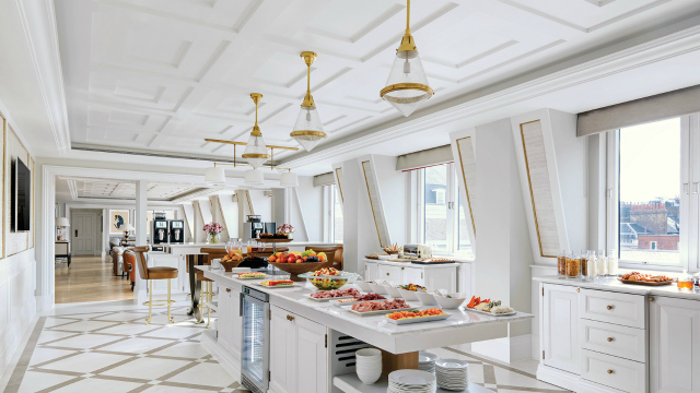 get-inspired-by-the-sophisticated-langham-hotel-club-in-london-3