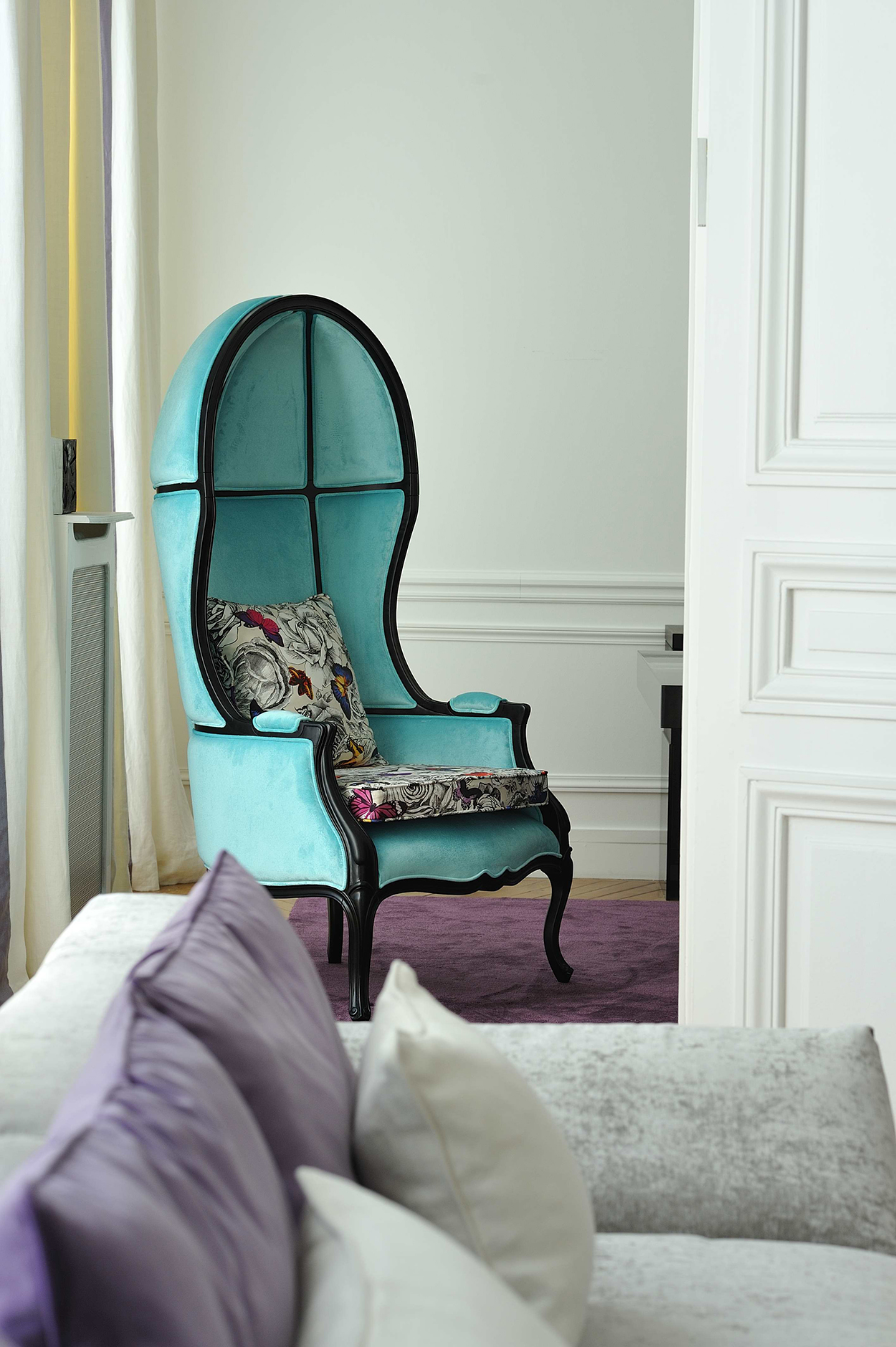 Arty Chic Apartment By PFB Design