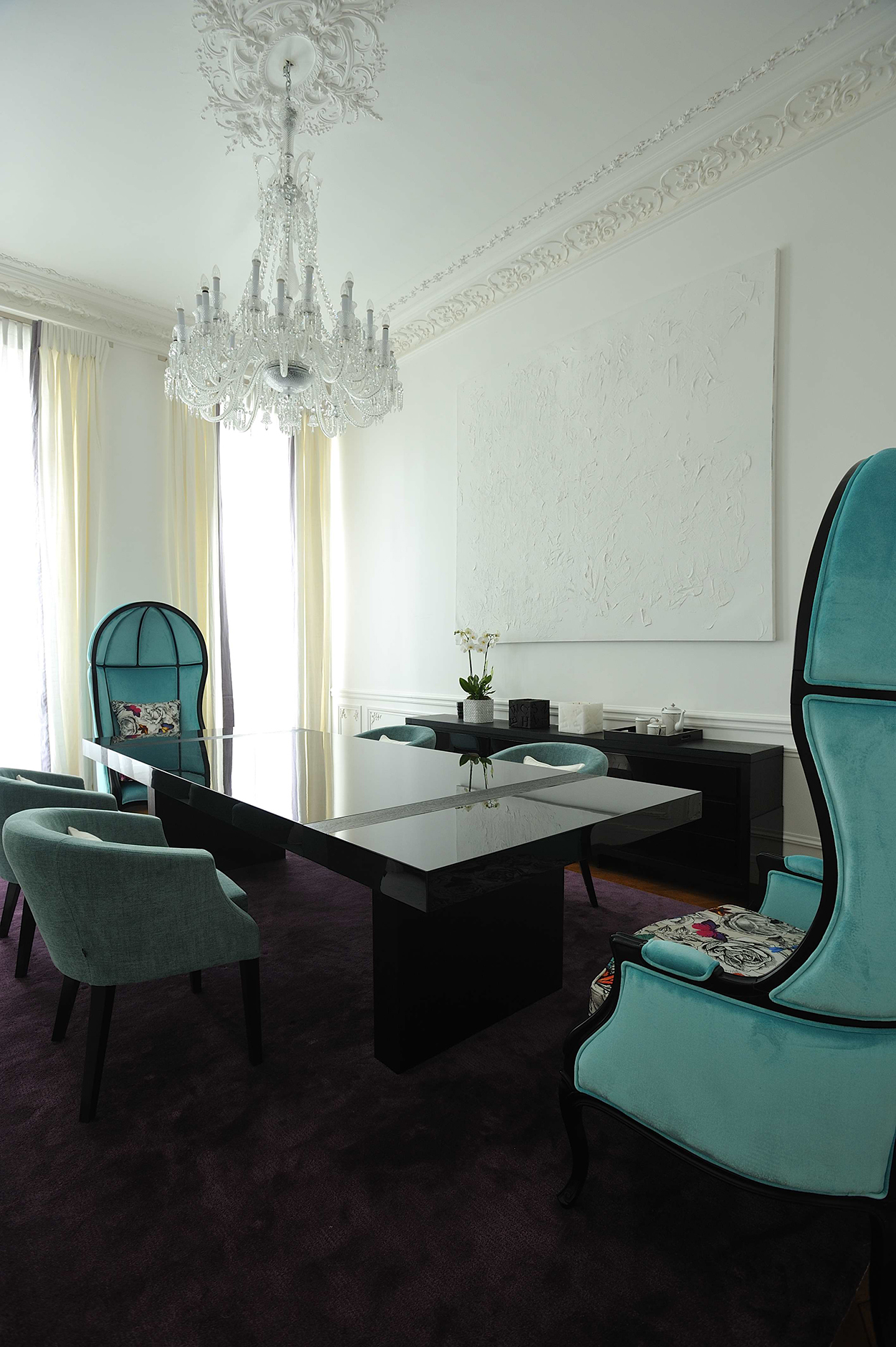 Arty Chic Apartment By PFB Design